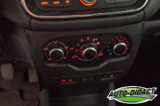 Dacia Lodgy 1.3 TCe Comfort 7p. Motorschade picture 8