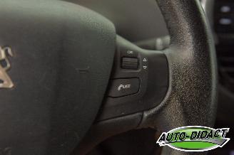Peugeot 2008 1.2 Clima Navi 117.759 km Access picture 16