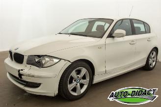 Vaurioauto  passenger cars BMW 1-serie 116i 90kw 93.407 km Airco 2011/3