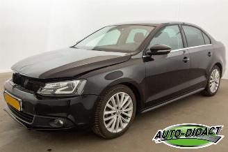 krockskadad bil auto Volkswagen Jetta 1.4 GTE  PHEV 110 kW Automaat Clima Navi Highline 2013/4