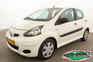 škoda osobní automobily Toyota Aygo 1.0-12V - Airco - 5 deurs - Access 2011/3