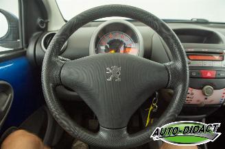 Peugeot 107 1.0-12V Airco Sublime picture 5