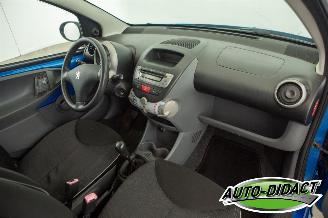 Peugeot 107 1.0-12V Airco Sublime picture 16