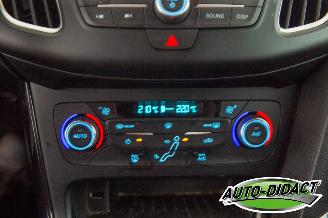 Ford Focus 1.0 92 kw VERBRUIKT KOELVLOEISTOF Navi Clima Titanium Edition picture 10
