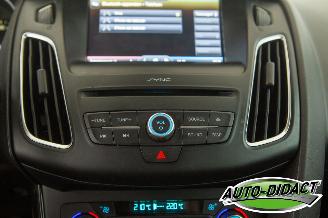 Ford Focus 1.0 92 kw VERBRUIKT KOELVLOEISTOF Navi Clima Titanium Edition picture 11