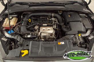 Ford Focus 1.0 92 kw VERBRUIKT KOELVLOEISTOF Navi Clima Titanium Edition picture 34