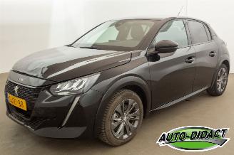 Damaged car Peugeot e-208 EV 50 kWh Allure Pack 2023/1