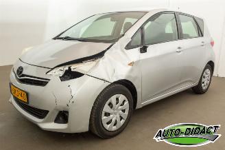krockskadad bil auto Toyota Verso S 1.3 VVT-i  Automaat Camera Clima Aspiration 2013/10