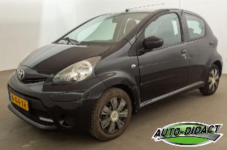 skadebil auto Toyota Aygo 1.0 VVT-i Airco 2013/7