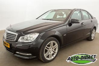 krockskadad bil auto Mercedes C-klasse C180 Clima Navi 2011/9