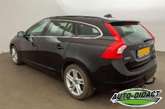 Volvo V-60 2.0 D3 Navi Summum picture 3