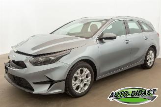 Schadeauto Kia Ceed 1.0 T-GDi Navi Camera Clima DynamicLine 2023/11
