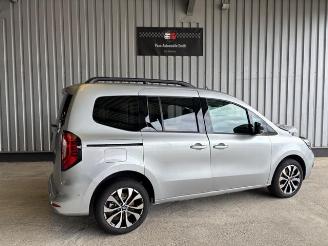 Damaged car Renault Kangoo III Techno 2025/5