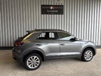 Damaged car Volkswagen T-Roc Life 1.5 TSI DSG 2022/5