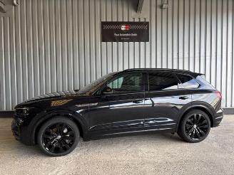 Schadeauto Volkswagen Touareg 3.0 TDI R-Line 4Motion Panorama 2020/2