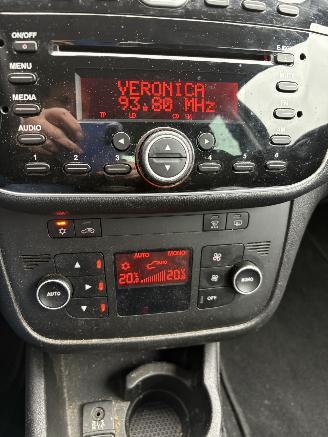 Fiat Punto Evo 0.9 TwinAir Sport picture 29