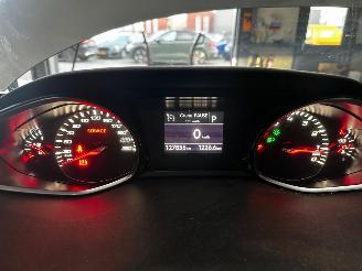 Peugeot 308 1.2 PureTech Allure Automaat picture 32