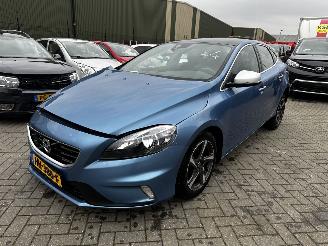 Volvo V-40 2.0 D2 R-Design Business picture 4