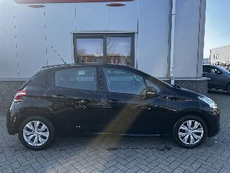 Peugeot 208 1.2 VTi Envy picture 13