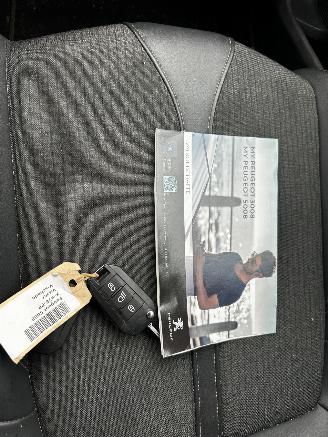 Peugeot 5008 1.2 PureTech Blue Lease Premium 7-Persoons picture 35