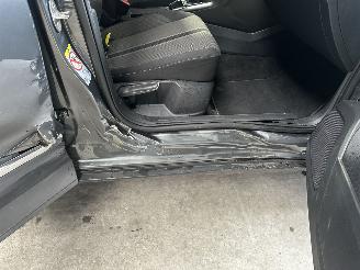 Volkswagen T-Roc 1.0 TSI Sport picture 35