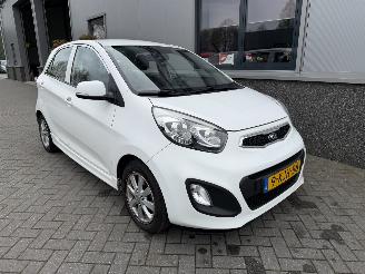 Unfallwagen Kia Picanto 1.0 CVVT ISG Plus Pack 2013/5