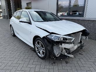 Auto incidentate BMW 1-serie 118I High Executive 2021/1