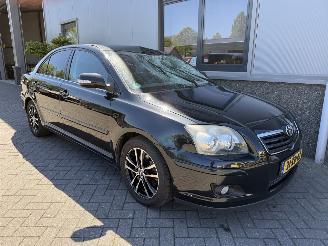 Toyota Avensis 2.0 VVTi Luna picture 1