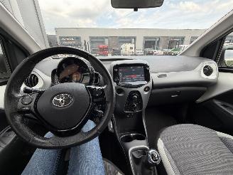 Toyota Aygo 1.0 VVT-i x-joy picture 34