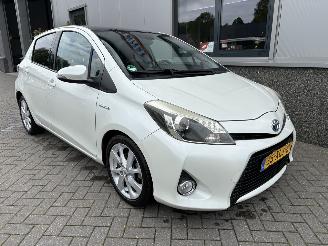 Voiture accidenté Toyota Yaris 1.5 Full Hybrid Dynamic 2012/6