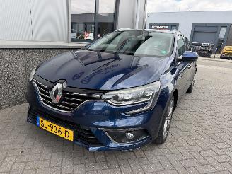 krockskadad bil auto Renault Mégane 1.2 TCe Serie Signature Exclusiv 2018/5
