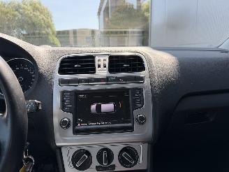 Volkswagen Polo 1.0 BlueMotion Connected Series picture 36
