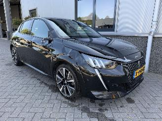 uszkodzony samochody osobowe Peugeot 208 1.2 PureTech GT 2020/12