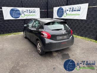 Sloopauto Peugeot 208 208 I (CA/CC/CK/CL), Hatchback, 2012 / 2019 1.2 Vti 12V PureTech 82 2013/10
