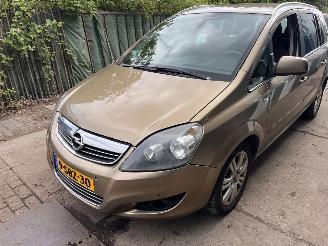 krockskadad bil auto Opel Zafira CDTI 7 persoons 2013/1