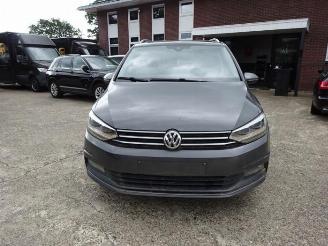 Salvage car Volkswagen Touran Touran (5T1), MPV, 2015 2.0 TDI 150 2017/9