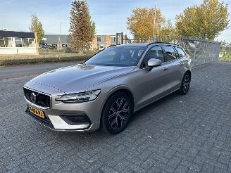 Avarii autoturisme Volvo V-60 2.0 B3 Essential Edition 2024/1