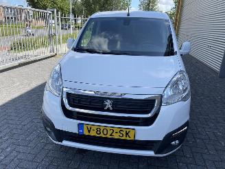 Peugeot Partner 120 1.6 BlueHDi 100 L1 Première S&S picture 2