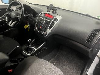 Kia Cee d Pro cee'd (EDB3) Hatchback 3-drs 1.4 CVVT 16V (G4FA) [66kW]  (06-2010/=
09-2012) picture 14