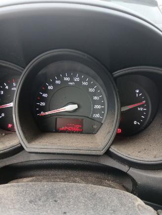 Kia Rio Rio III (UB) Hatchback 1.1 CRDi VGT 12V (D3FA) [55kW]  (09-2011/12-201=
7) picture 2