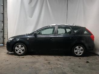 Kia Cee d Cee'd Sporty Wagon (EDF) Combi 1.4 16V (G4FA) [66kW]  (07-2009/12-2012=
) picture 4