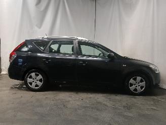 Kia Cee d Cee'd Sporty Wagon (EDF) Combi 1.4 16V (G4FA) [66kW]  (07-2009/12-2012=
) picture 7