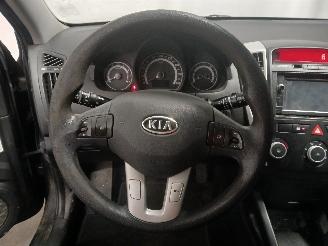 Kia Cee d Cee'd Sporty Wagon (EDF) Combi 1.4 16V (G4FA) [66kW]  (07-2009/12-2012=
) picture 18