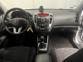 Kia Cee d Pro cee'd (EDB3) Hatchback 3-drs 1.4 CVVT 16V (G4FA) [66kW]  (06-2010/=
09-2012) picture 17