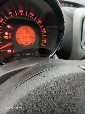 Toyota Aygo Aygo (B40) Hatchback 1.0 12V VVT-i (1KR-FE) [51kW]  (05-2014/06-2018) picture 2