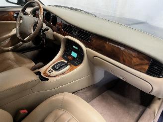 Jaguar XJ XJ8 (X308) Sedan 3.2 V8 32V Executive,Sport (AC) [174kW]  (07-1997/05-=
2003) picture 10