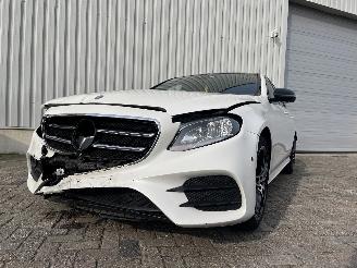 Voiture accidenté Mercedes E-klasse E (W213) Sedan E-200 2.0 Turbo 16V (M274.920) [135kW]  (01-2016/05-201=
9) 2017/1