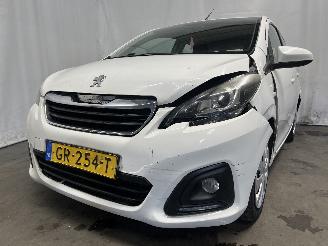 uszkodzony samochody osobowe Peugeot 108 108 Hatchback 1.0 12V (1KRFE(CFB)) [51kW]  (05-2014/...) 2015/7
