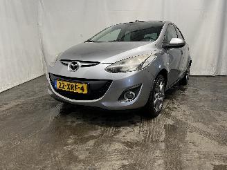 Vaurioauto  passenger cars Mazda 2 2 (DE) Hatchback 1.3 16V MZR (ZJ46) [62kW]  (01-2010/06-2015) 2012/8