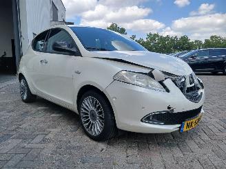 Lancia Ypsilon Ypsilon (312) Hatchback 0.9 TwinAir 85 (312.A.2000(Euro 5)) [63kW]  (0=
5-2011/...) picture 7